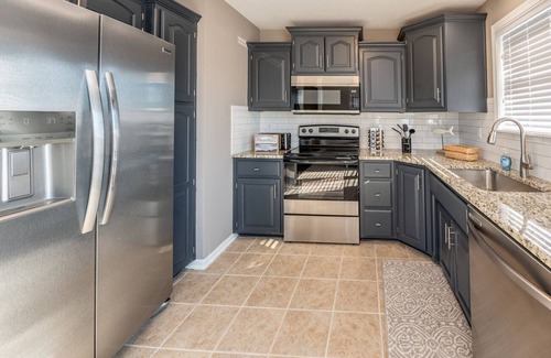 Smithville House | Luxury Meets Convenience * Four Beds, Three Full Baths*