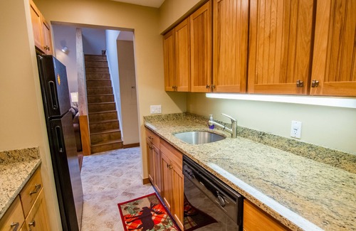 Central Vermont- Killington Condo | Luxury Meets Rustic: Trail Creek 2Bed/2Bath+Loft - Sleeps 6 (On Ski Home Trail)