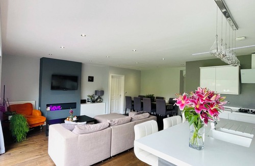 New Forest District House | Luxury modern house in the heart of the New Forest & close to the beaches.