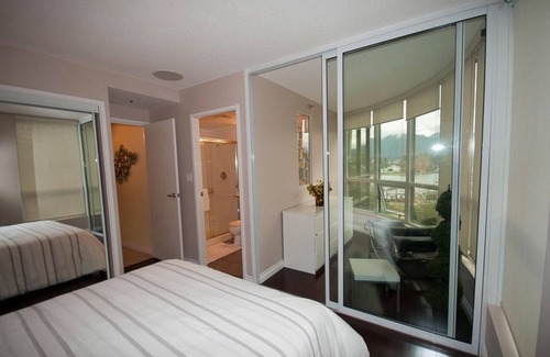 Coal Harbour Condo | Luxury, Modern, Immaculate Prime Downtown Waterfront with Gorgeous View