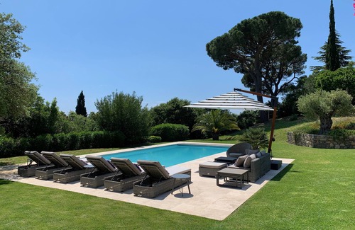 Sainte-Maxime Villa | Luxury, modern villa, 8min walking distance to town and beaches - heated pool