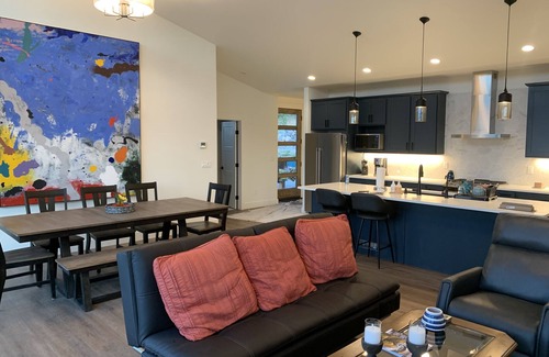 Rexford Villa | Luxury modern villa near Marina on Lake Koocanusa