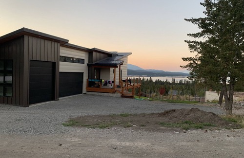 Rexford Villa | Luxury modern villa near Marina on Lake Koocanusa