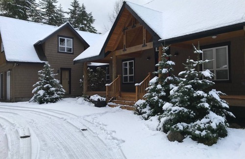 Enumclaw House | Luxury Mountain Home - Mt. Rainier/Crystal Mt. Premier Getaway!