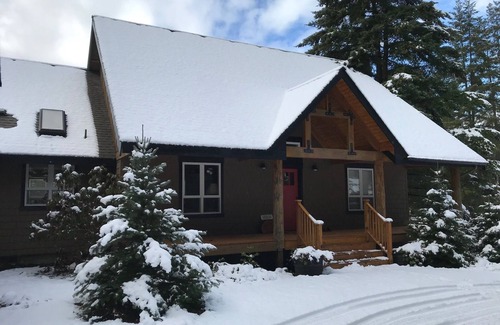 Enumclaw House | Luxury Mountain Home - Mt. Rainier/Crystal Mt. Premier Getaway!