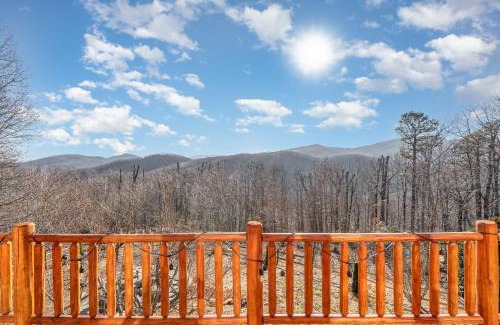 Old Fort House | Luxury Mountain Home with View!