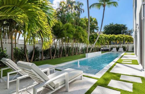 The Bluffs Villa | Luxury New Modern Beach Mansion in BEST Location!