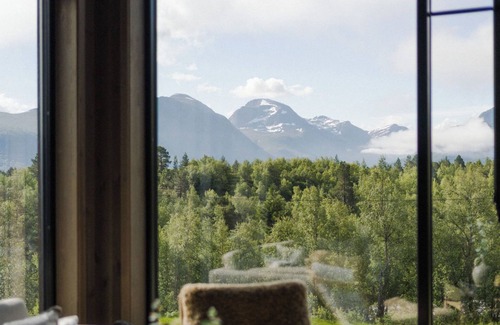 Møre og Romsdal Apartment | Luxury Nordic Suite with Private Sauna and Panoramic Mountain Views