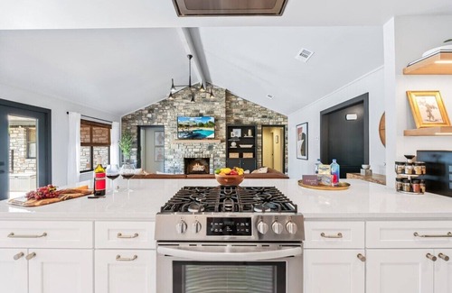 Manor House | Luxury Oasis: Pool, Hot Tub, Games + Guesthouse