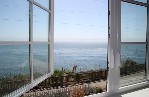 Capitola House | Luxury Ocean Front/Panoramic Views,Walk to Beach, Shops & Dining
