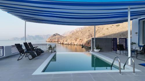 Musandam Governorate Bed & Breakfast | Luxury Ocean View Room