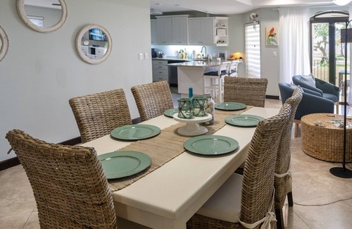 Barrio Los Faroles Condo | Luxury Oceanfront Villa Direct on the Sand