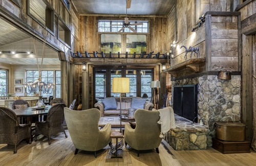 Cashes Valley House | Luxury on Fightingtown Creek, minutes to downtown Blue Ridge or McCaysville.