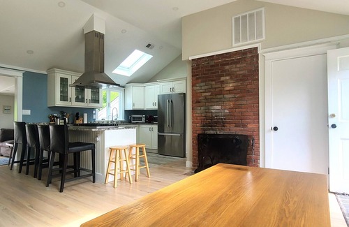 West Yarmouth Cottage | Luxury on the cape, Private beach , central a/c, outdoor shower