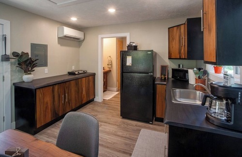 Williamsburg Apartment | Luxury on the Edge of Traverse City - 7