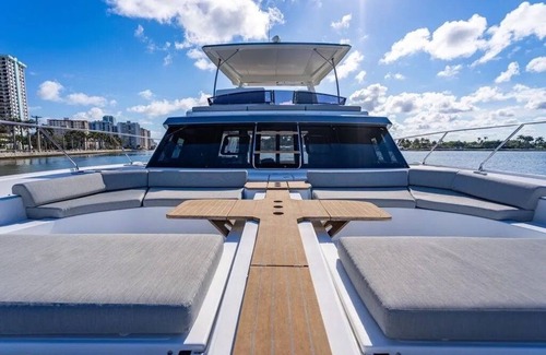 Key West Boat Rental | Luxury on the Sea! 47' Motor Yacht in Beautiful Marina!