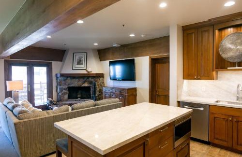 Deer Valley Apartment | Luxury One Bedroom with Hot Tub apartment hotel