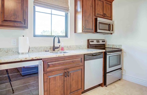 Paradise Del Este House | Luxury Paradise Valley Retreat with Splash Pad, Firepit & Sports Court