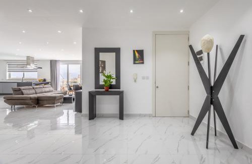 Ta' Xbiex Apartment | Luxury Penthouse for families only with Pool and Seaview in Ta Xbiex Malta