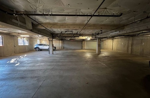 Lair Hill Condo | Luxury Penthouse: Panoramic City, Mountain & River Views with Office & Parking