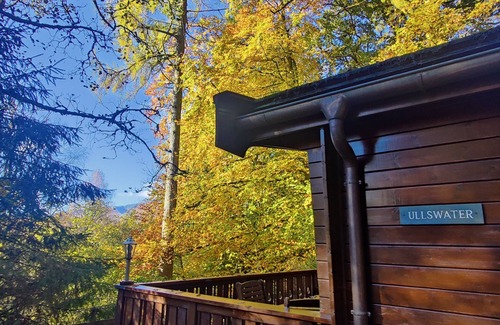 Skelwith Bridge Cabin | Luxury pine log cabin positioned within the mountains of the Lake District