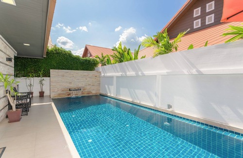 Na Kluea Villa | Luxury Pool Villa A23 3BR/8 Persons