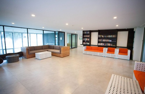 Pattaya Bay Apartment | Luxury Poolside in the Heart of Pattaya