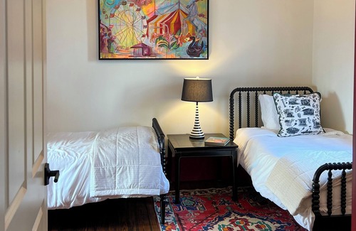 Athens Hotel | Luxury Private Suite in Boutique Historic Inn The Athenian- Downtown Location