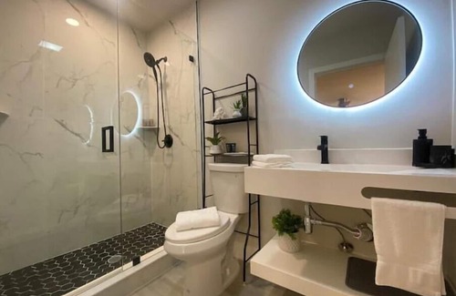 Palm Beach Gardens House | LUXURY, PRIVTA SUITE, KING BED, NEAR BEACHES, PGA, DOWNTOWN GARDENS, ROGER DEAN.