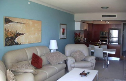 Surfers Paradise Apartment | Luxury Resort Chevron Renaissance in the heart of Surfers Paradise