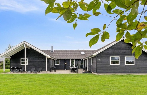 Idestrup House | Luxury Retreat with Pool - By Traum Ferienwohnungen