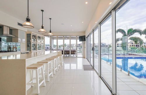 Broadbeach Waters Hotel | Luxury Riverfront Home on the Gorgeous Gold Coast