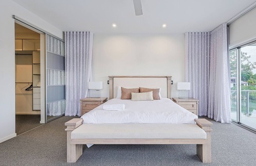 Broadbeach Waters Hotel | Luxury Riverfront Home on the Gorgeous Gold Coast