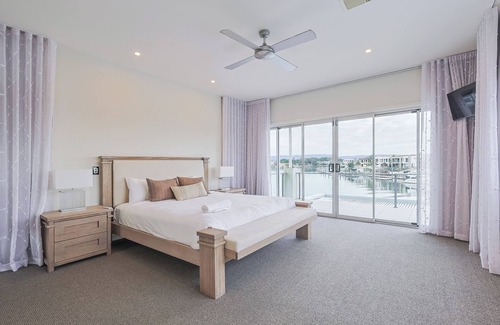 Broadbeach Waters Hotel | Luxury Riverfront Home on the Gorgeous Gold Coast