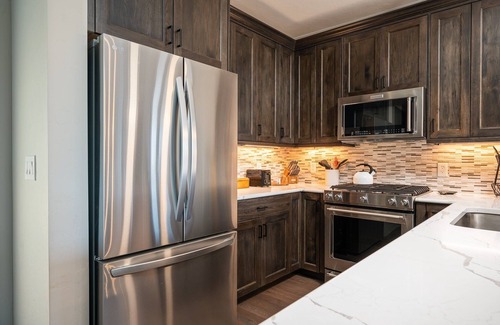 Rendezvous House | Luxury River Run 75 I Great Views I Private Hot Tub I Best Price I Discounted Attractions