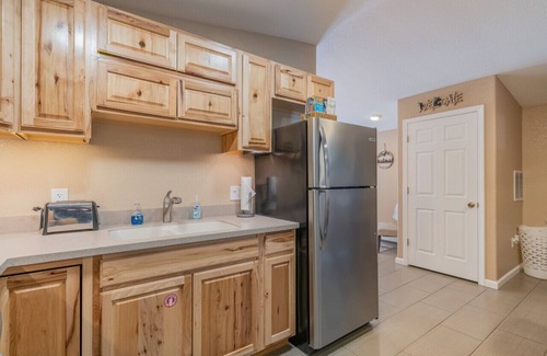 College House | Luxury Riverside Chena River House River Suite