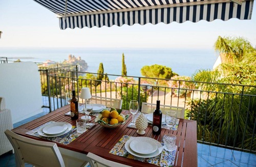 Cefalu House | Luxury sea View, With Infinity Pool in Sicily