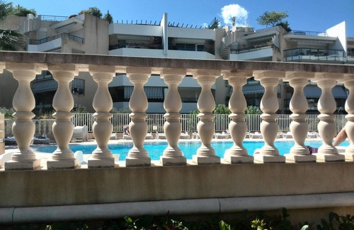 Cros-de-Cagnes Apartment | Luxury Seafront Apartment With Large Private Garden