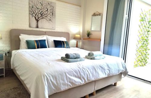 Itea Apartment | Luxury seafront house nearby Delphi