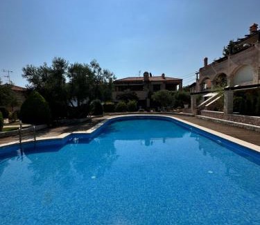 Pefkochori House | Luxury Seaside Apt In Pefkochori Featuring Pool