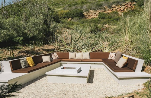 Barril de Cima Villa | Luxury Seaside Beach, Family Villa with pool and private garden near Ericeira