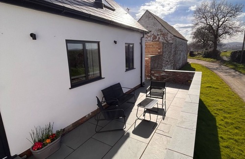 Hendrerwydd House | Luxury Secluded Barn With Private Hot Tub