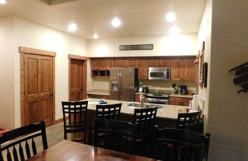 Breckenridge House | Luxury Ski In, Gondola Out Mountain Thunder retreat. Perfect location in Breck