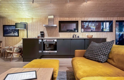 Skeikampen Ski Chalet | Luxury Ski Retreat with Ski-In/Ski-Out Access on Kvitfjell, Featuring a Jacuzzi