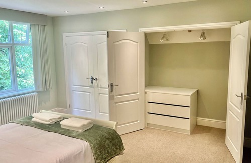 Mapperley Apartment | Luxury Spacious Apartment Sherwood Sleeps 8