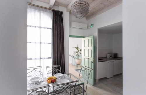 La Catedral Apartment | LUXURY SPACIOUS DUPLEX WITH TERRACE AND SHAED POOL NEXT TO THE MOSQUE