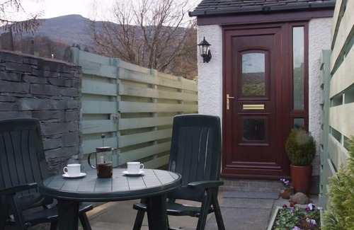 Coniston Apartment | Luxury Studio Apt For 2 In Contemporary Cottage Style