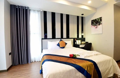 Nguyen Thai Binh Apartment | Luxury Studio for long-term stay, good price, free pool-gym-rooftop, netflix
