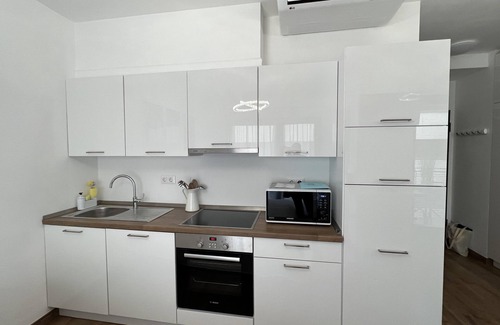 Erzsebetvaros Apartment | Luxury Studio in the city center with roof-top pool, great location