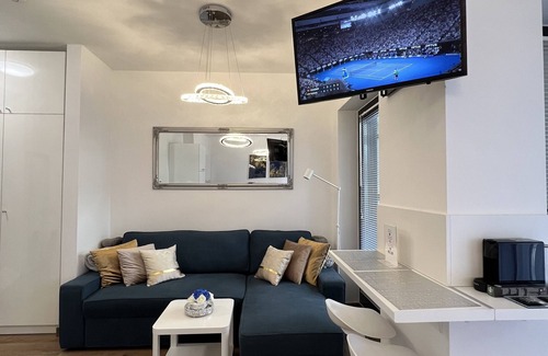 Erzsebetvaros Apartment | Luxury Studio in the city center with roof-top pool, great location